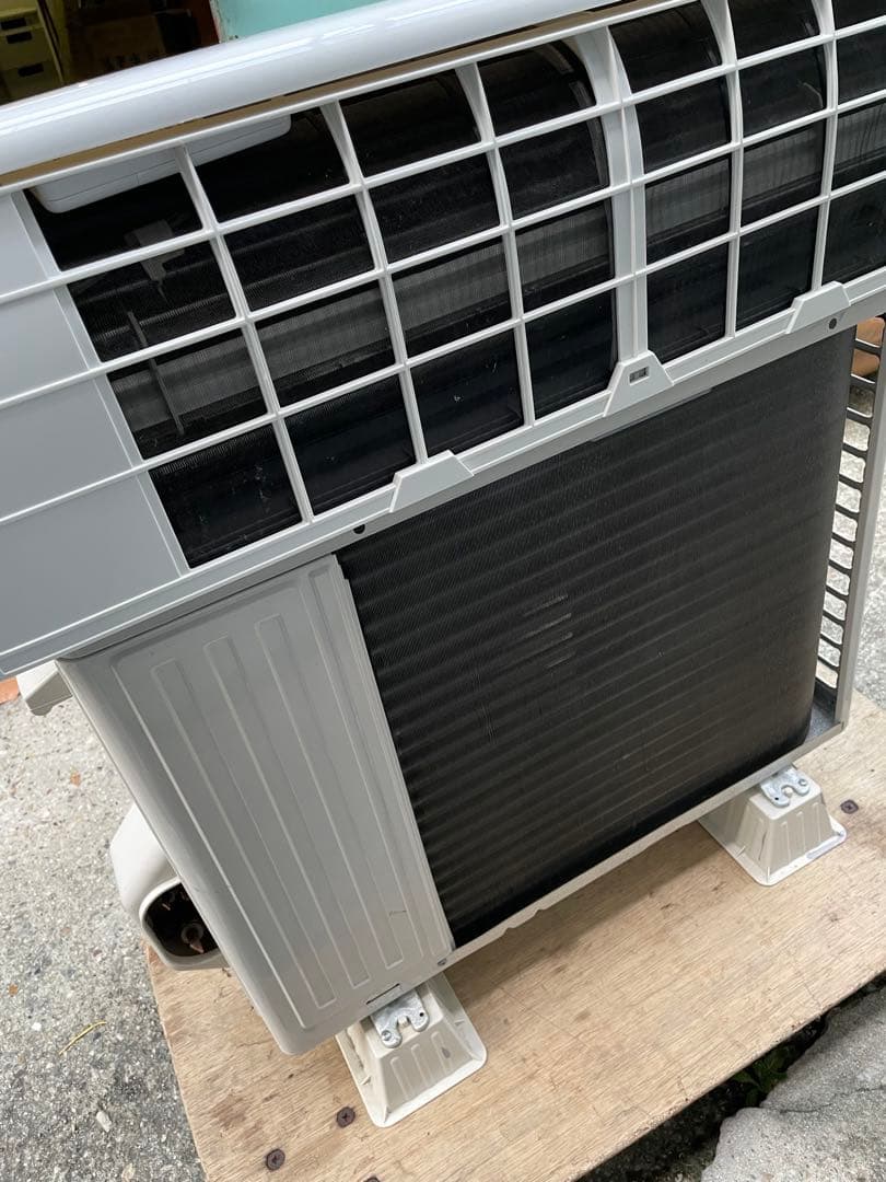 割と綺麗　Panasonic 6畳用エアコン　エオリア　CS-228CFR