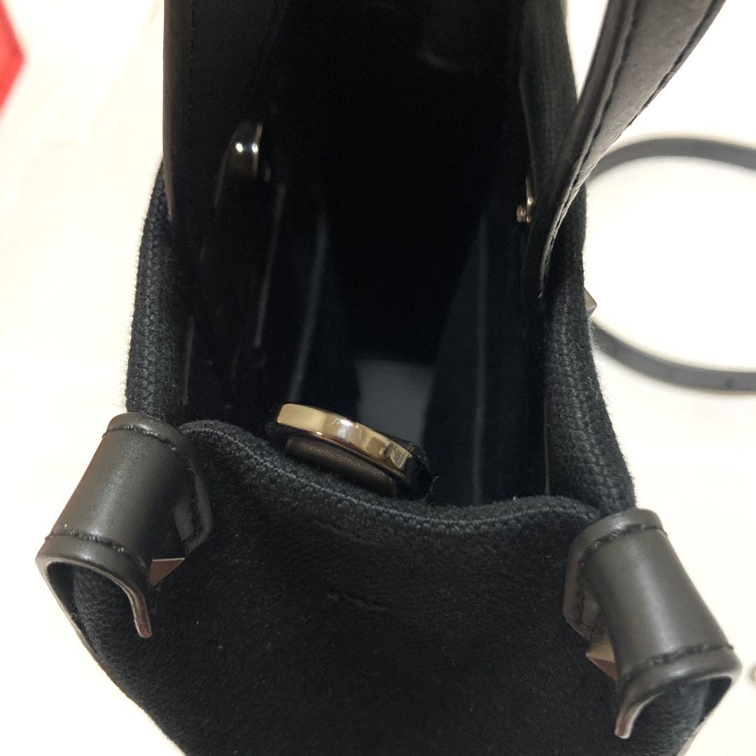 美品 VALENTINO ロックスタッズ ミニトートバッグ ショルダーバック