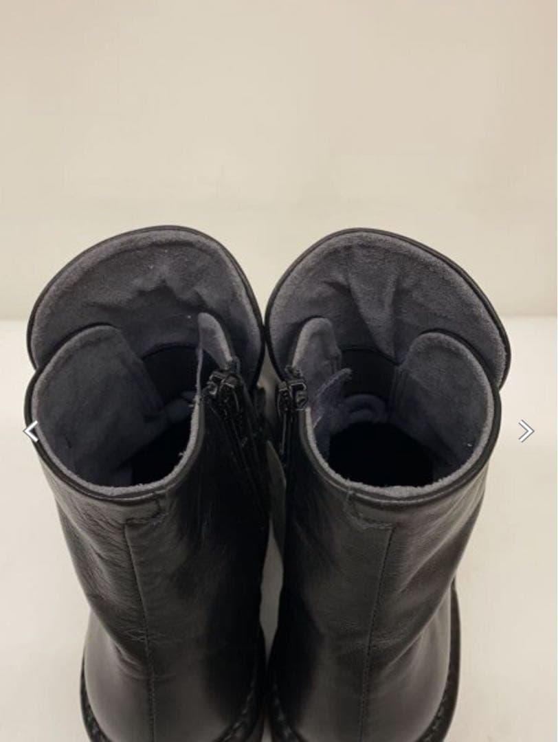 美品　VITA NOVA ゴム紐デザインショートブーツ　ブラック