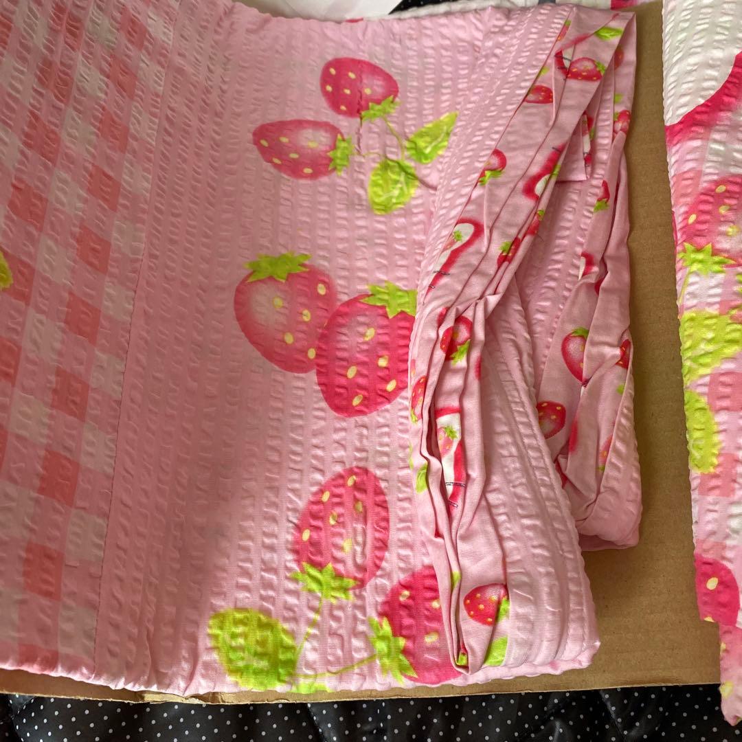 キティ　サンリオ　掛け布団カバー　いちご　苺　ピンク