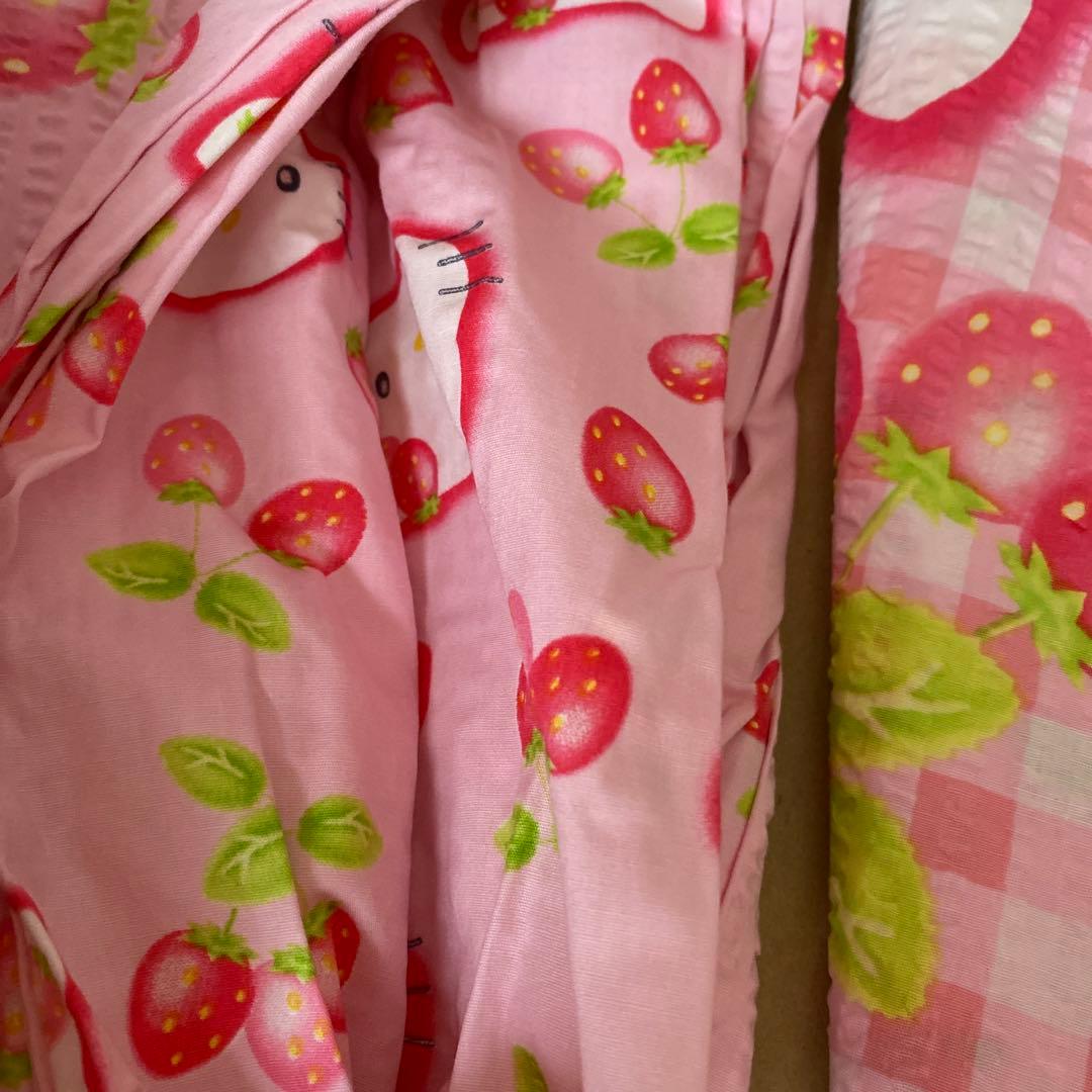 キティ　サンリオ　掛け布団カバー　いちご　苺　ピンク