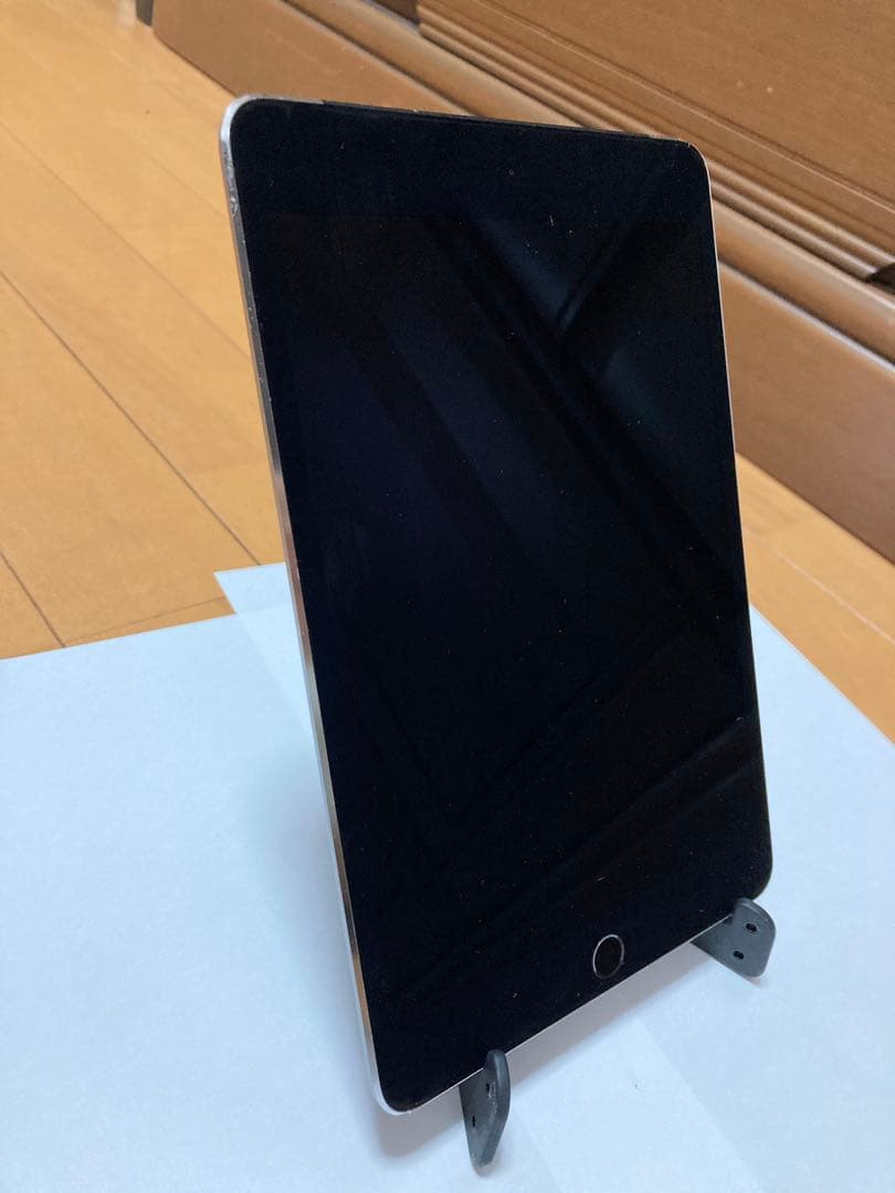 iPad mini 4 シルバー 64GB Wi-Fi セルラー　simフリー