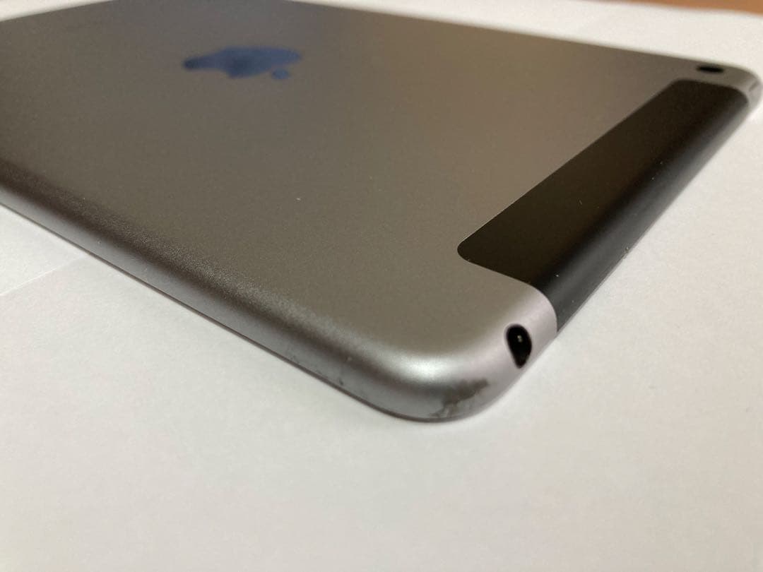 iPad mini 4 シルバー 64GB Wi-Fi セルラー　simフリー