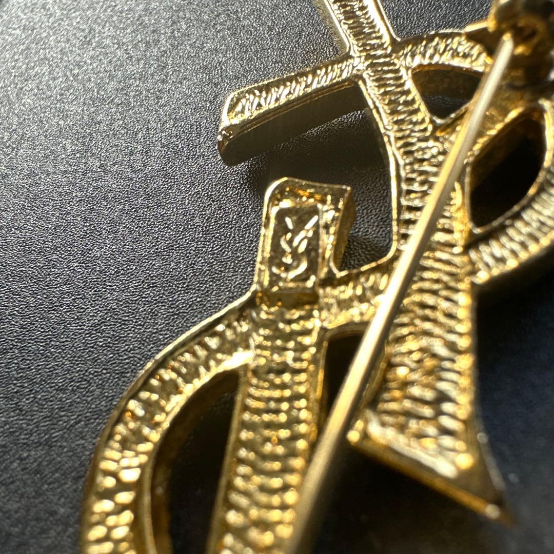 【vintage】YSL ロゴブローチ ゴールドカラー　イヴサンローラン