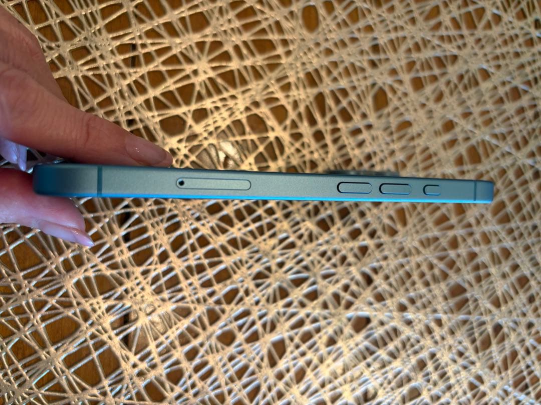 九喇痲さん専用【美品】Apple iPhone 16 ティール 256GB