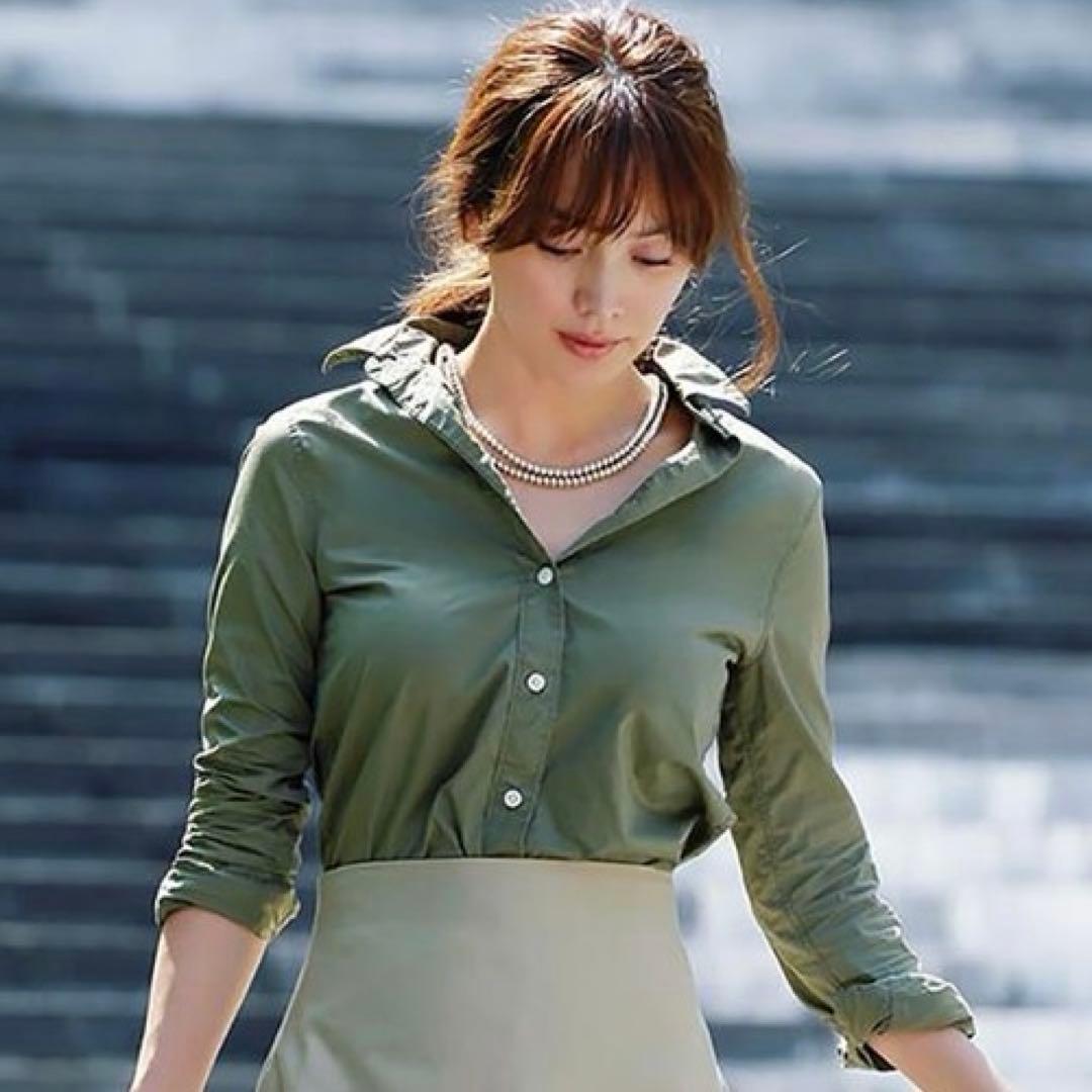 美品 マディソンブルー 蛯原友里さん着用 コットンマダムシャツ カーキ B刺繍