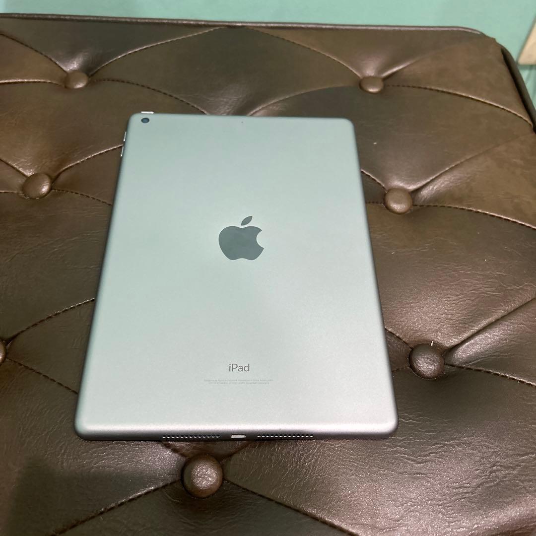 Apple iPad 第5世代 Wi-Fiモデル 32GB (MP2F2J/A)
