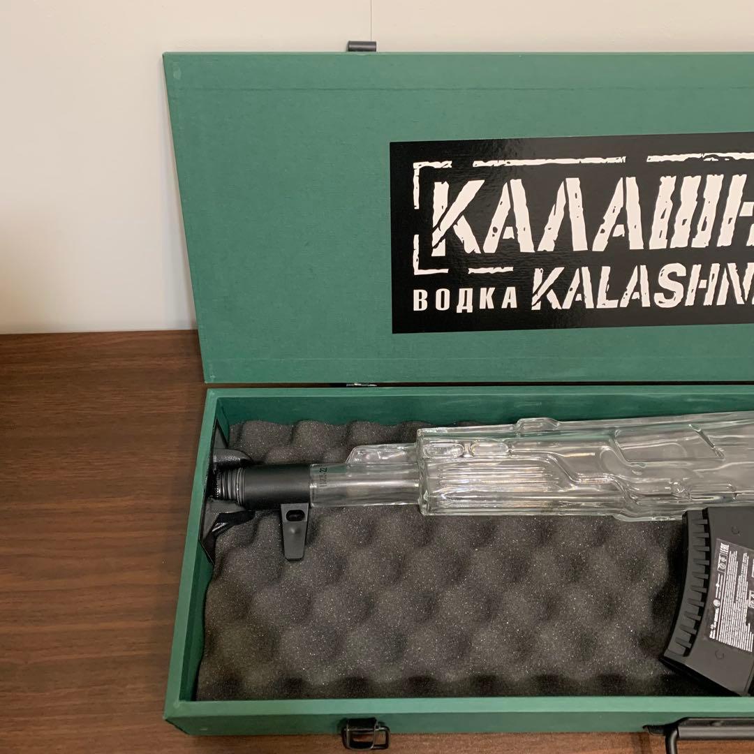 ⭐️カラシニコフ⭐️ウォッカ⭐️ライフル⭐️希少⭐️空ボトル⭐️空瓶⭐️箱⭐️ラドガ⭐️送料無料⭐️
