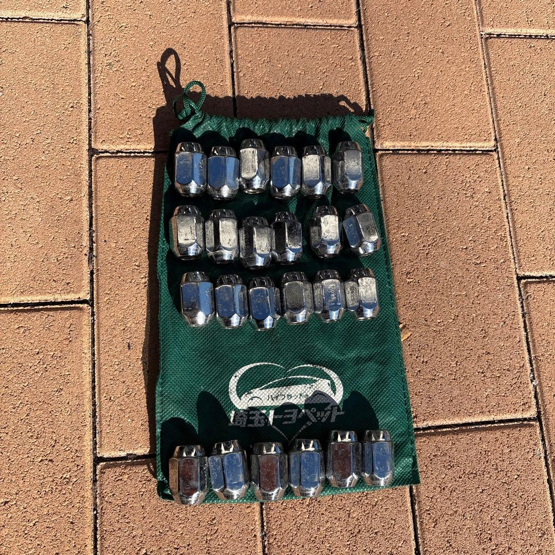 しろ　 プラド150 17インチ スタッドレスタイヤセット