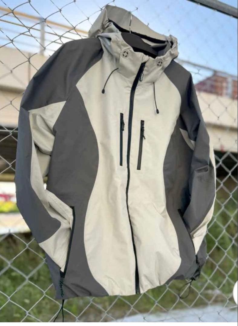 新品 NOMADIK グリッチジャケット　Lサイズ　タグ付送料込み