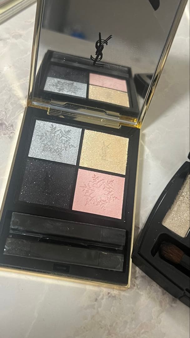 CHANEL サンローラン　アイシャドウパレット