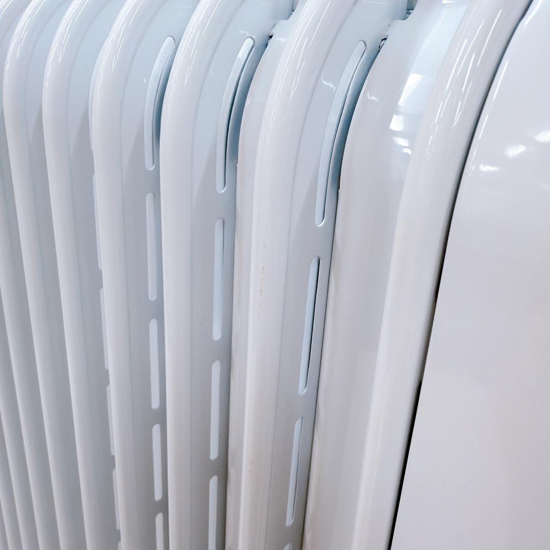 【美品】DeLonghi デロンギ RHJ45M1115-LG オイルヒーター