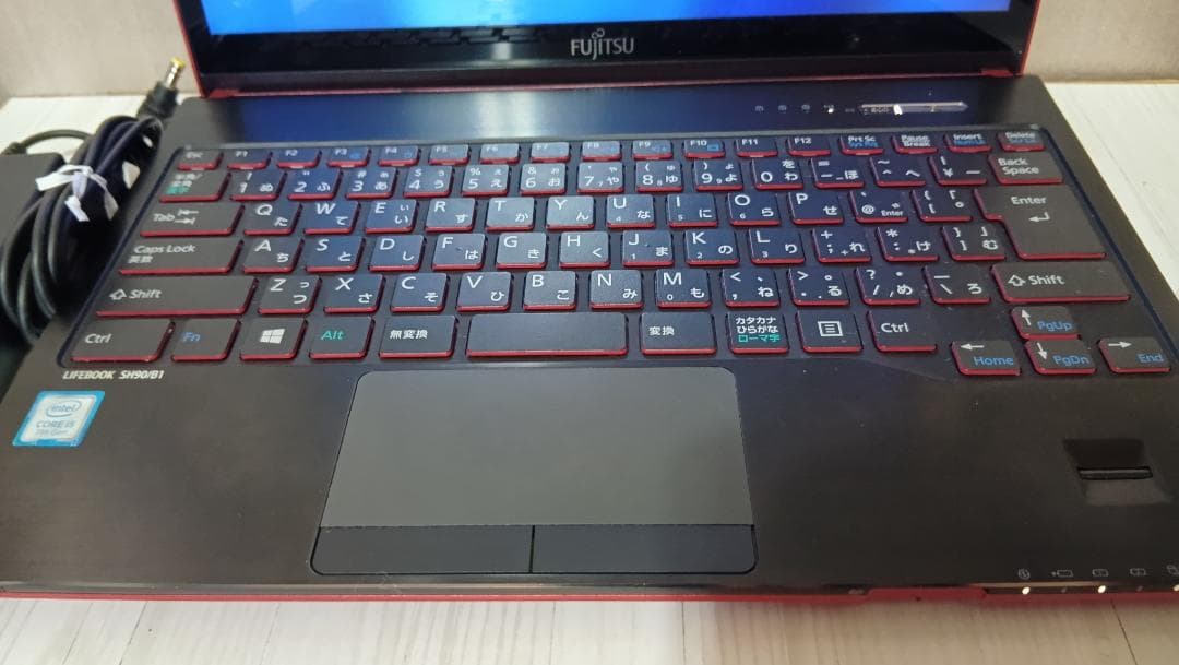 Fujitsu Lifebook SH90/B1 7世代i5