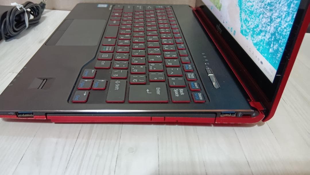 Fujitsu Lifebook SH90/B1 7世代i5