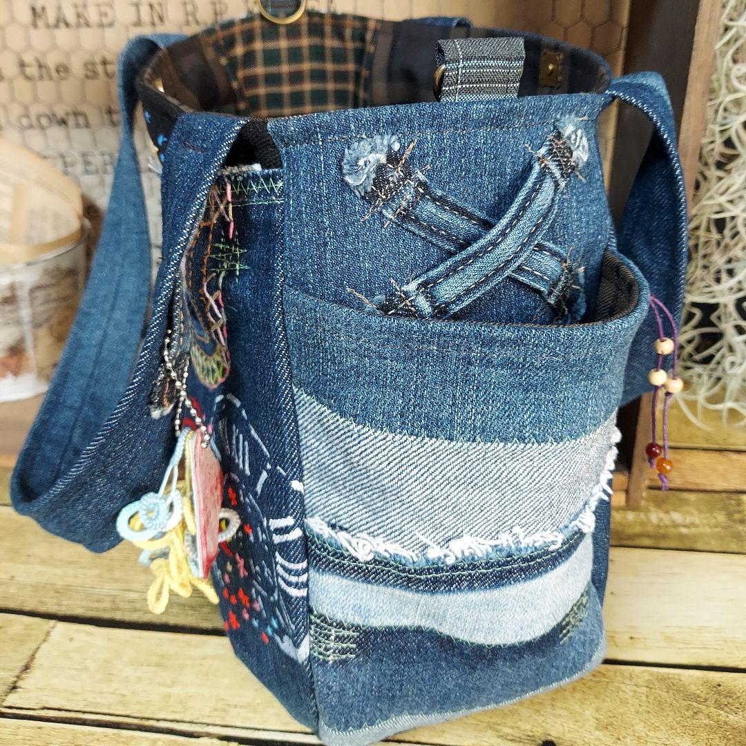 刺繍デニムバック　No.648　デニムリメイク　チューリップバック　丸いバック