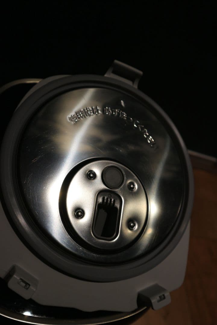 2025年製　Panasonic IHジャー炊飯器 SR-KT060-K