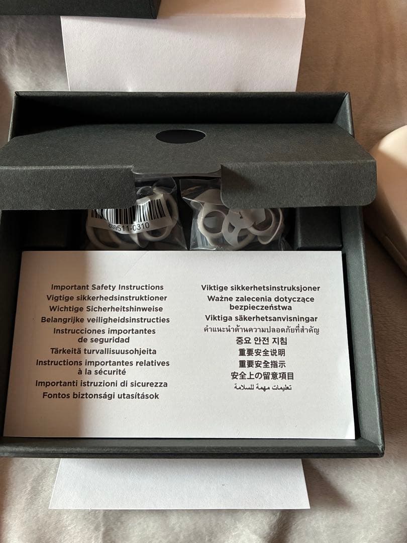 しおりんご　Bose QuietComfort Earbuds ホワイト