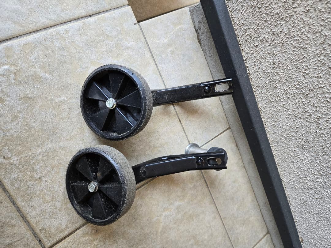 【値下げ】(直接引き渡し希望)ヨツバサイクル 16インチ 幼児用自転車 ネイビー