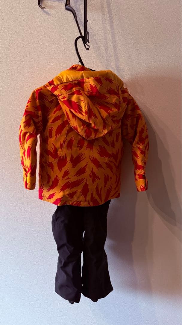 Burton 子ども用スノーボードウェアセット　4T