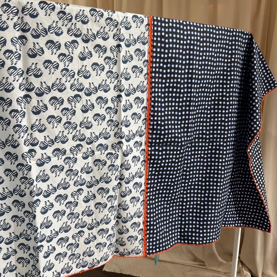 レオアトランテ　シマウマ柄テーブルクロス