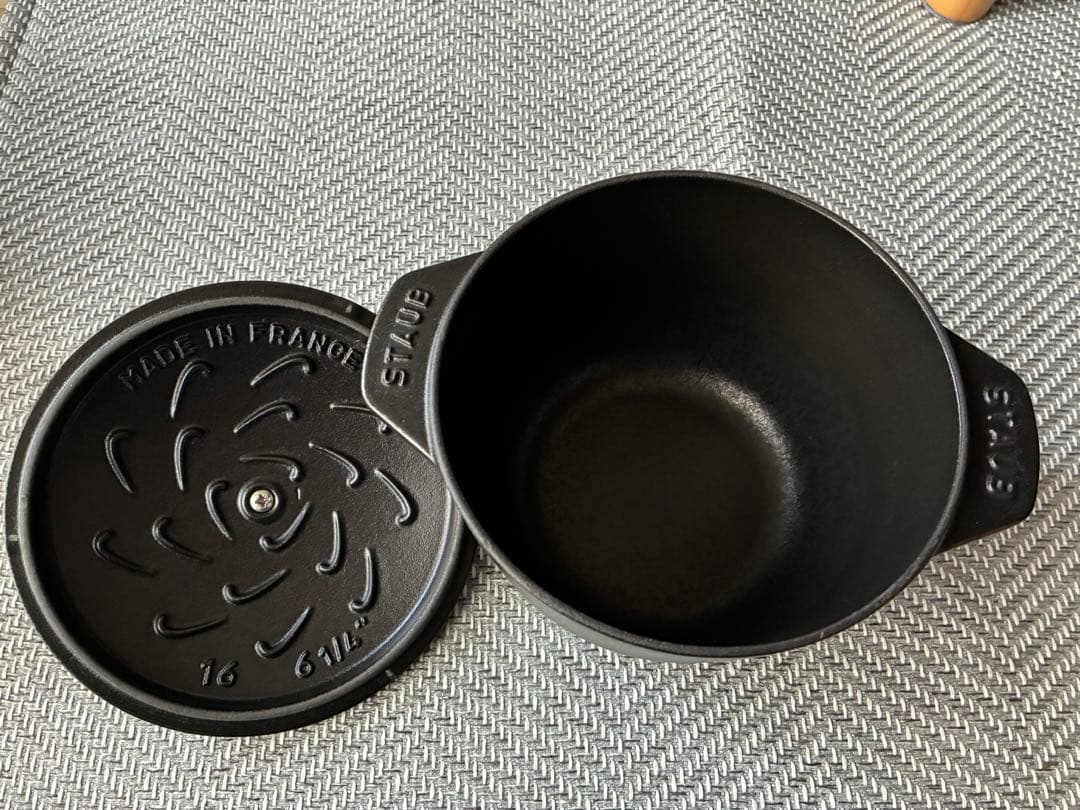 Staub ラ・ココット de GOHAN 16cm