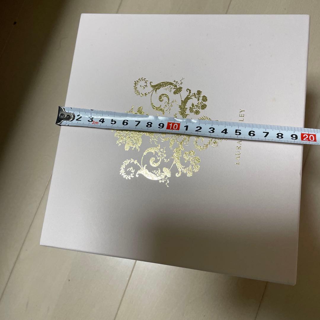 に*読様 ローラアシュレイ　LAURA ASHLEY ジュエリーボックス&シャン