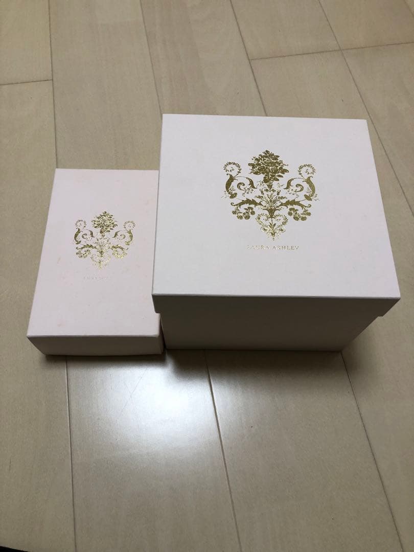 に*読様 ローラアシュレイ　LAURA ASHLEY ジュエリーボックス&シャン