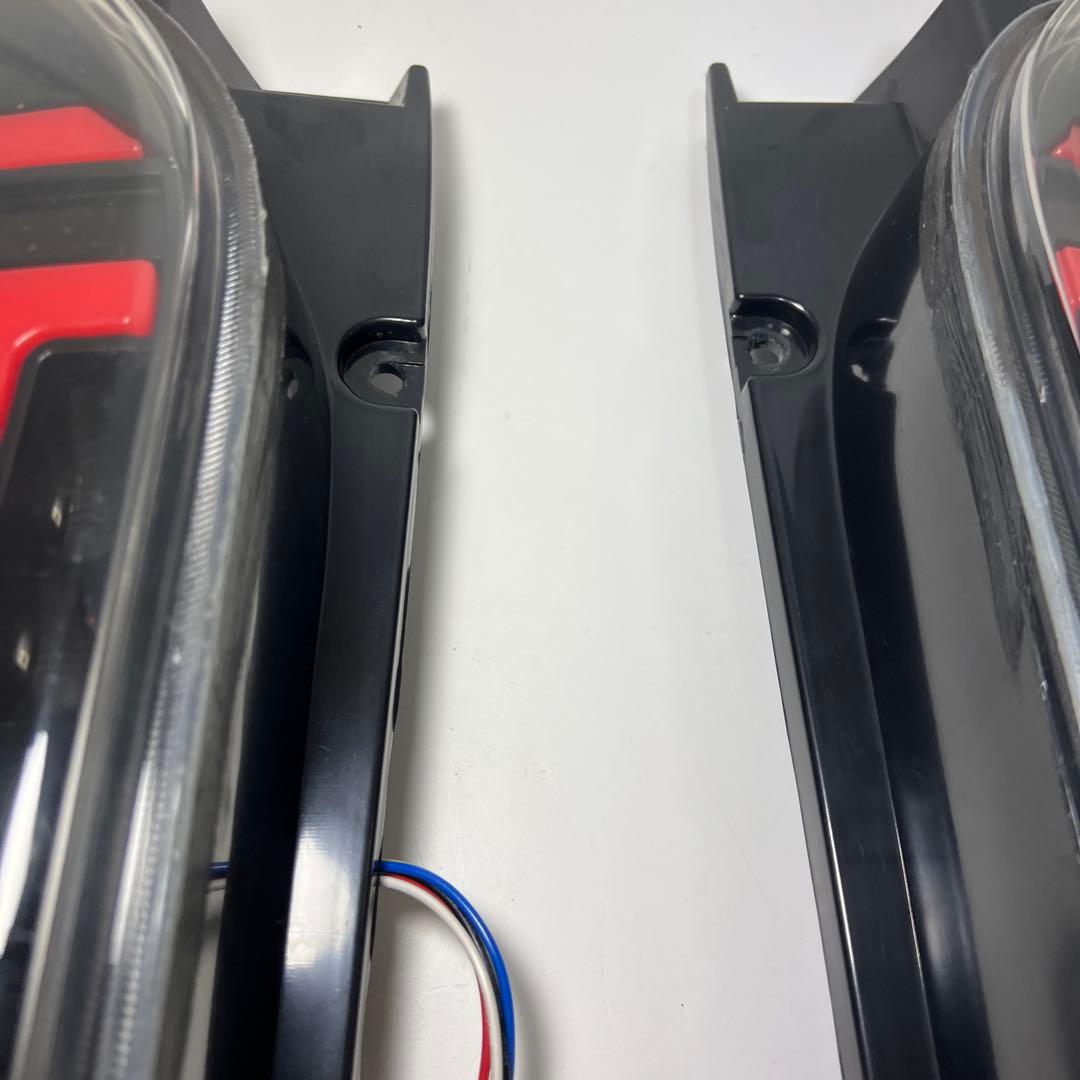 【美品】200系 ハイエース ダブルファイバー LEDテールランプ 左右セット