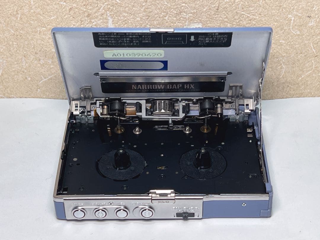 Aiwa HS-PL55 ポータブルステレオカセットプレーヤー。