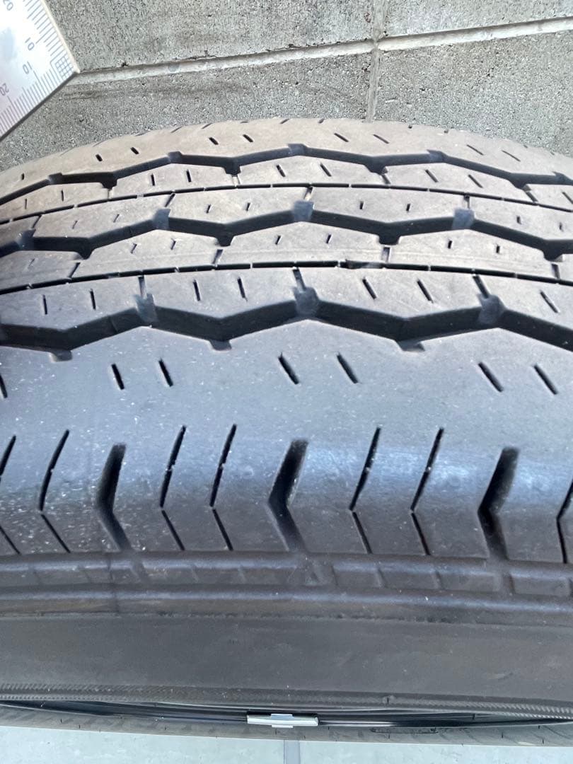ハイエース　ブリヂストン 195/80R15 LT タイヤ ホイール セット4本
