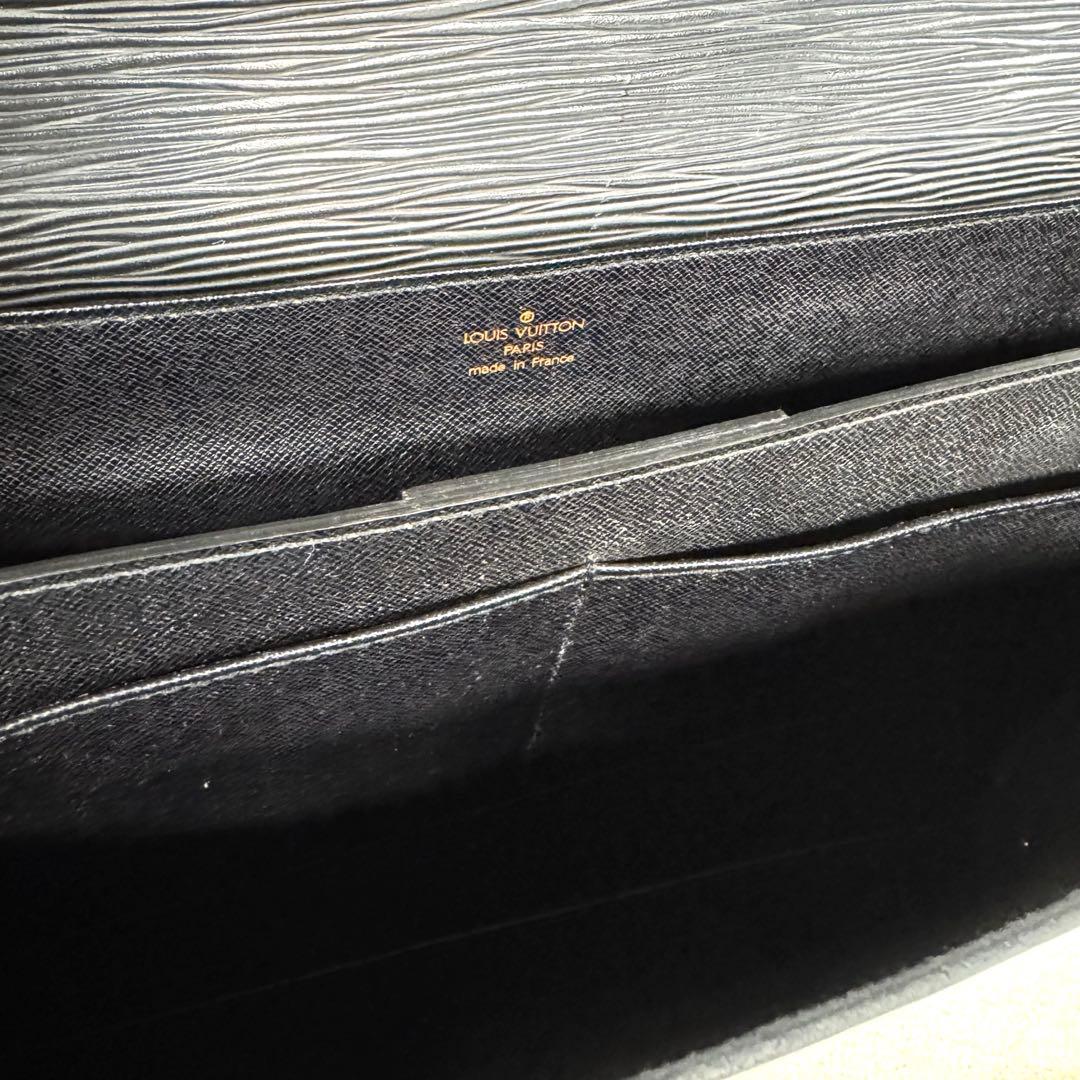 ルイヴィトン　LOUIS VUITTON ビジネスバッグ　エピ　コンセイエ