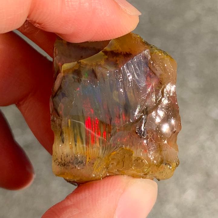 叫びの屋敷！ハロウィンの贈り物によさそうなオパール原石/鉱物標本