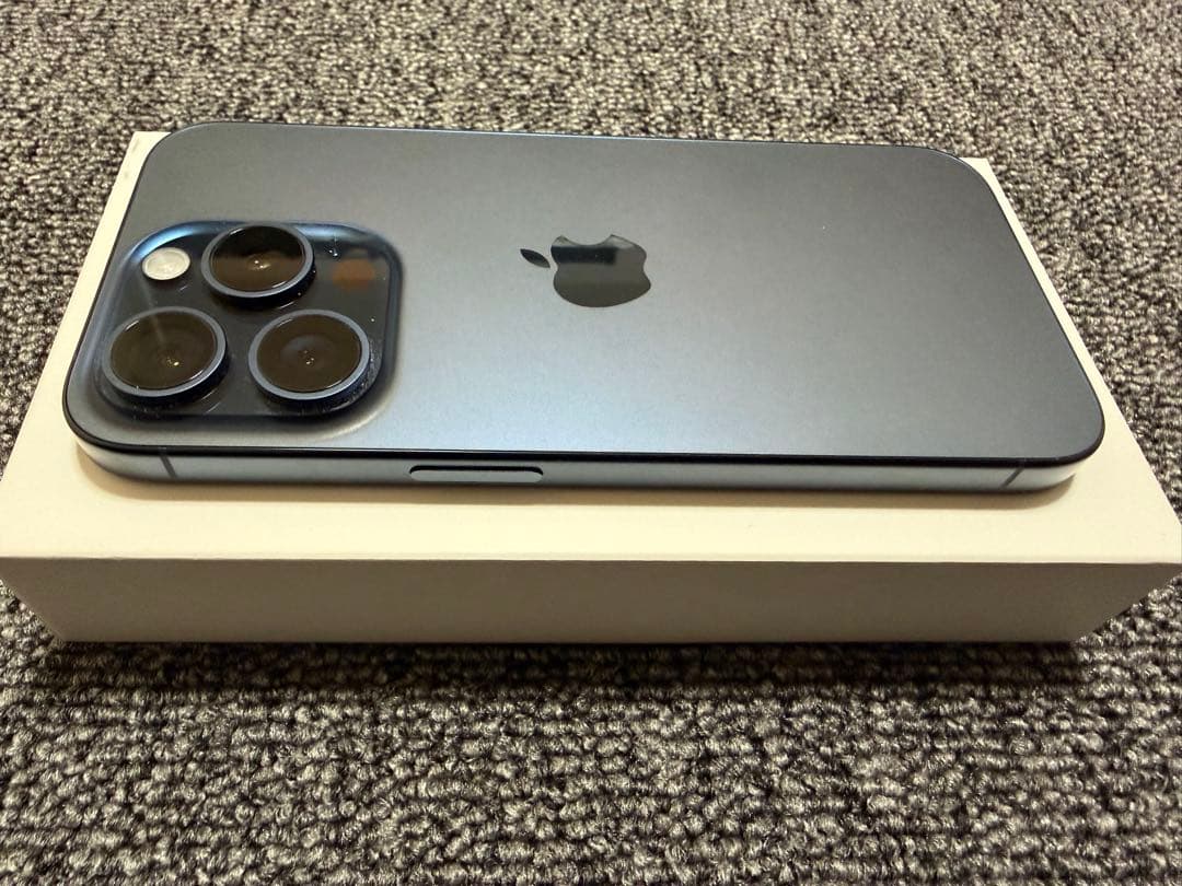 【美品】iPhone15 pro 256G バッテリー100% ブルーチタニウム