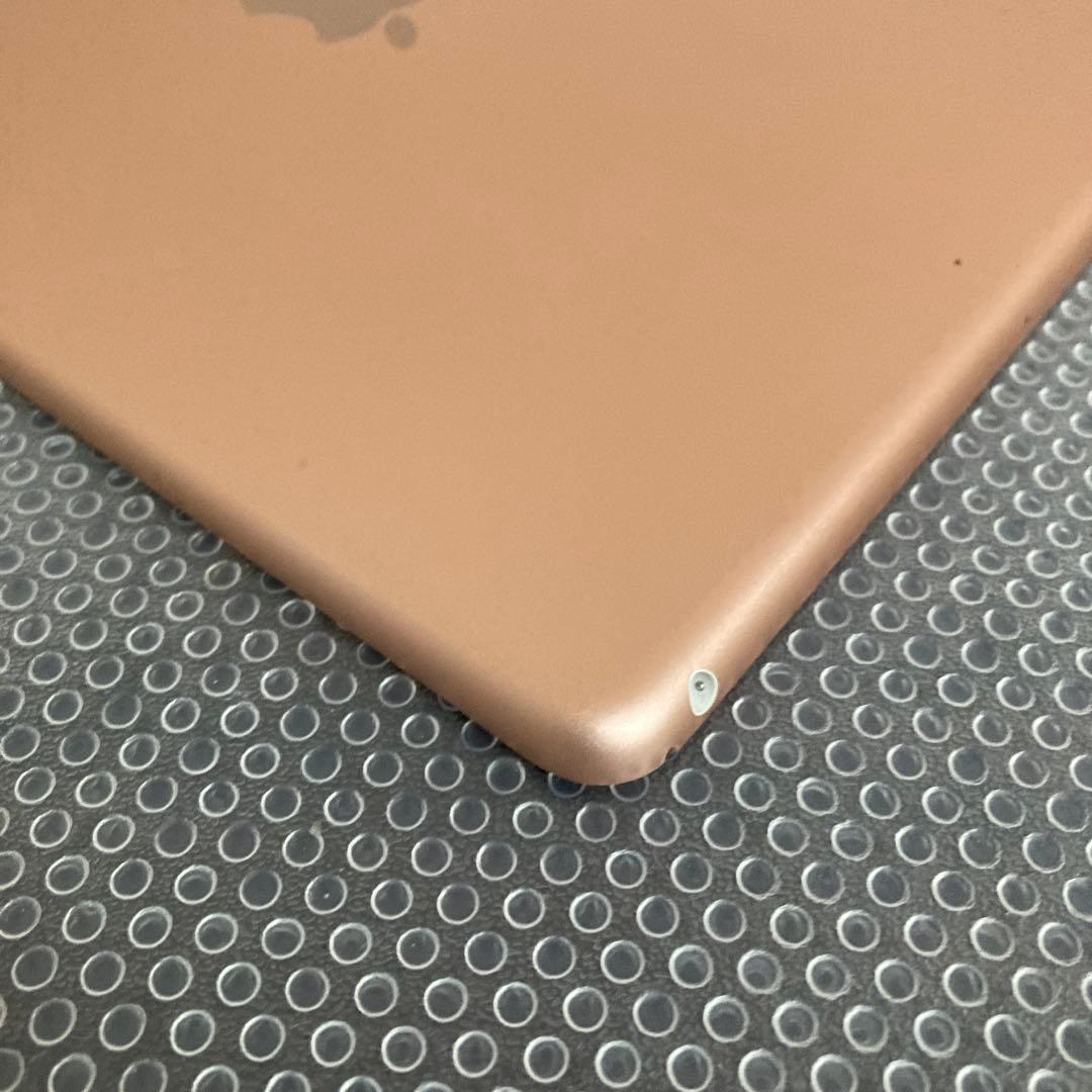 1054 電池良好☆比較的美品☆iPad6 第6世代 32GB WIFIモデル☆