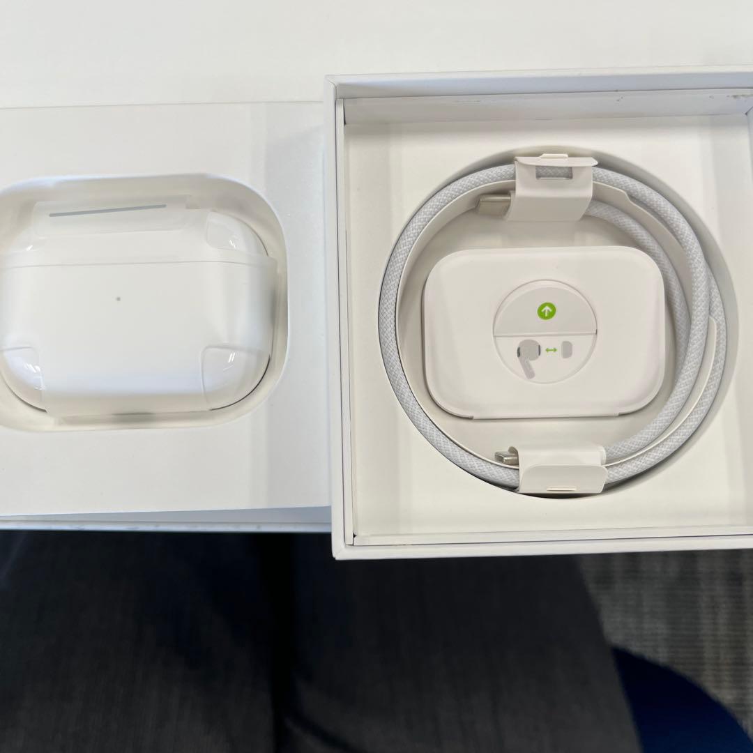 ひ*で様 Apple AirPods Pro 2/USB 本体と充電ケース