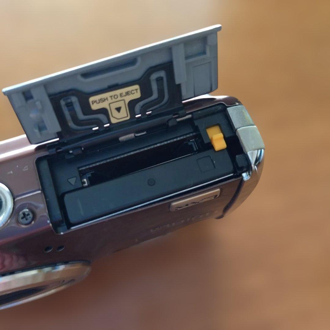 FinePix F70 EXR　フジフイルム