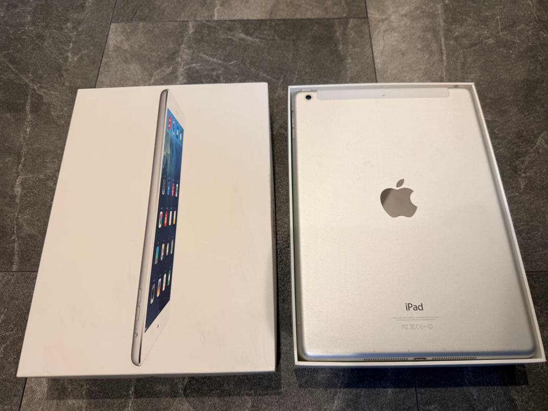 iPad Air 32GB シルバー（Wi-Fi＋Cellularモデル）