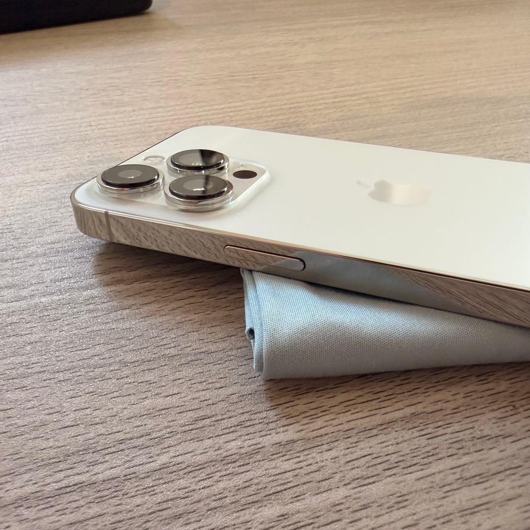 土日セール【美品】iPhone 13 Pro シルバー 128GB SIMフリー