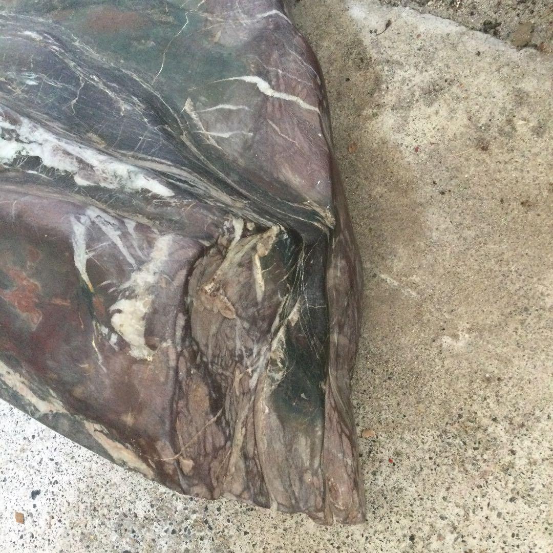 珪化木？　木化石？　赤紫&黒系　約40キロ　美品　レア