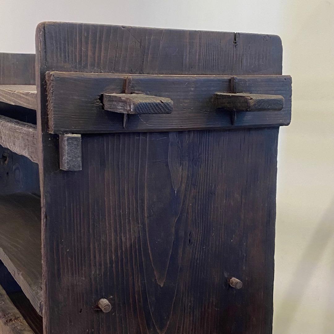 濃い木味の古い飾り棚 四段 アンティーク