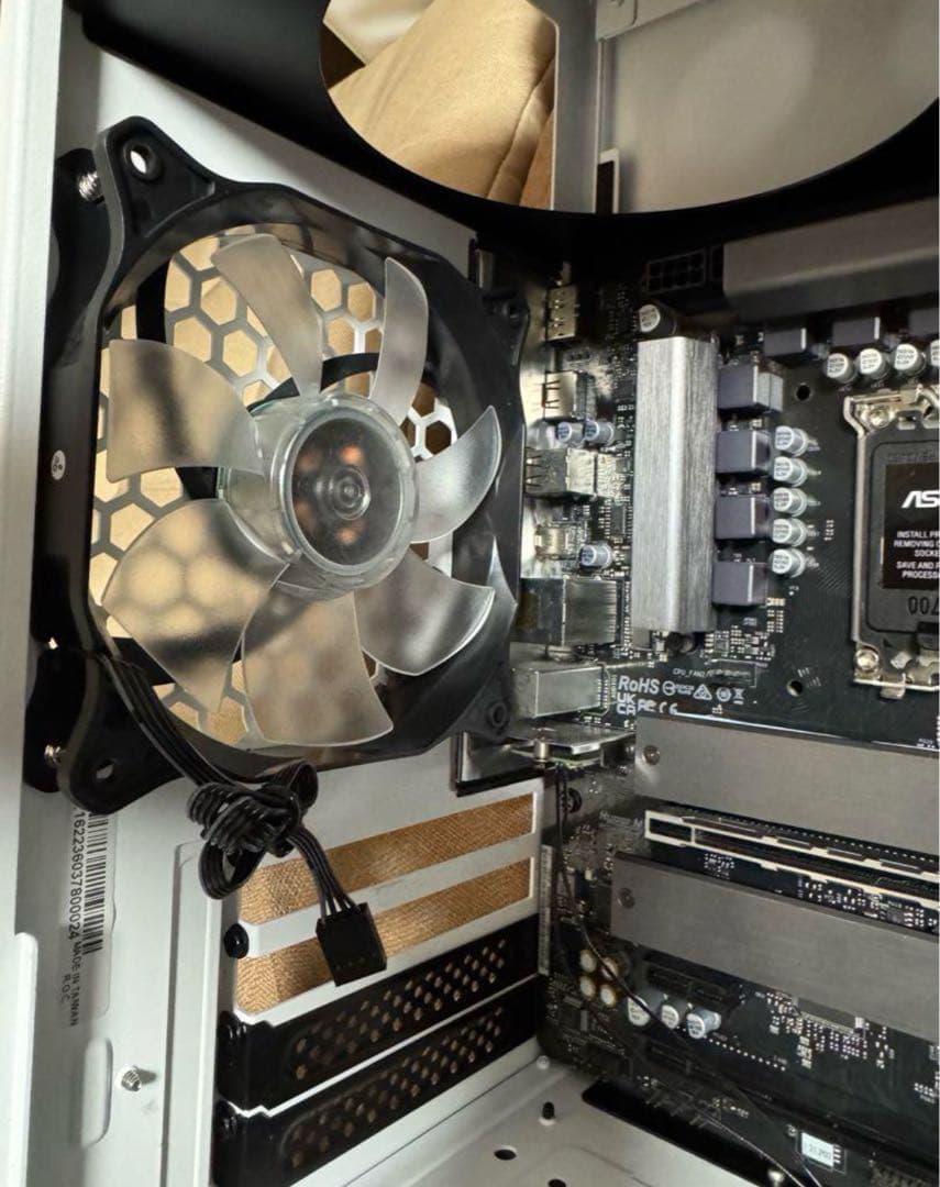 G-Tune ホワイト PCケース　マウスコンピュータ