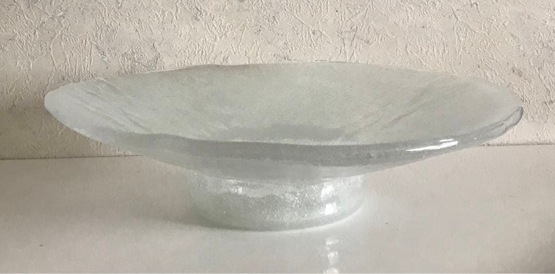 乳白色　ガラス製　円形大判花器