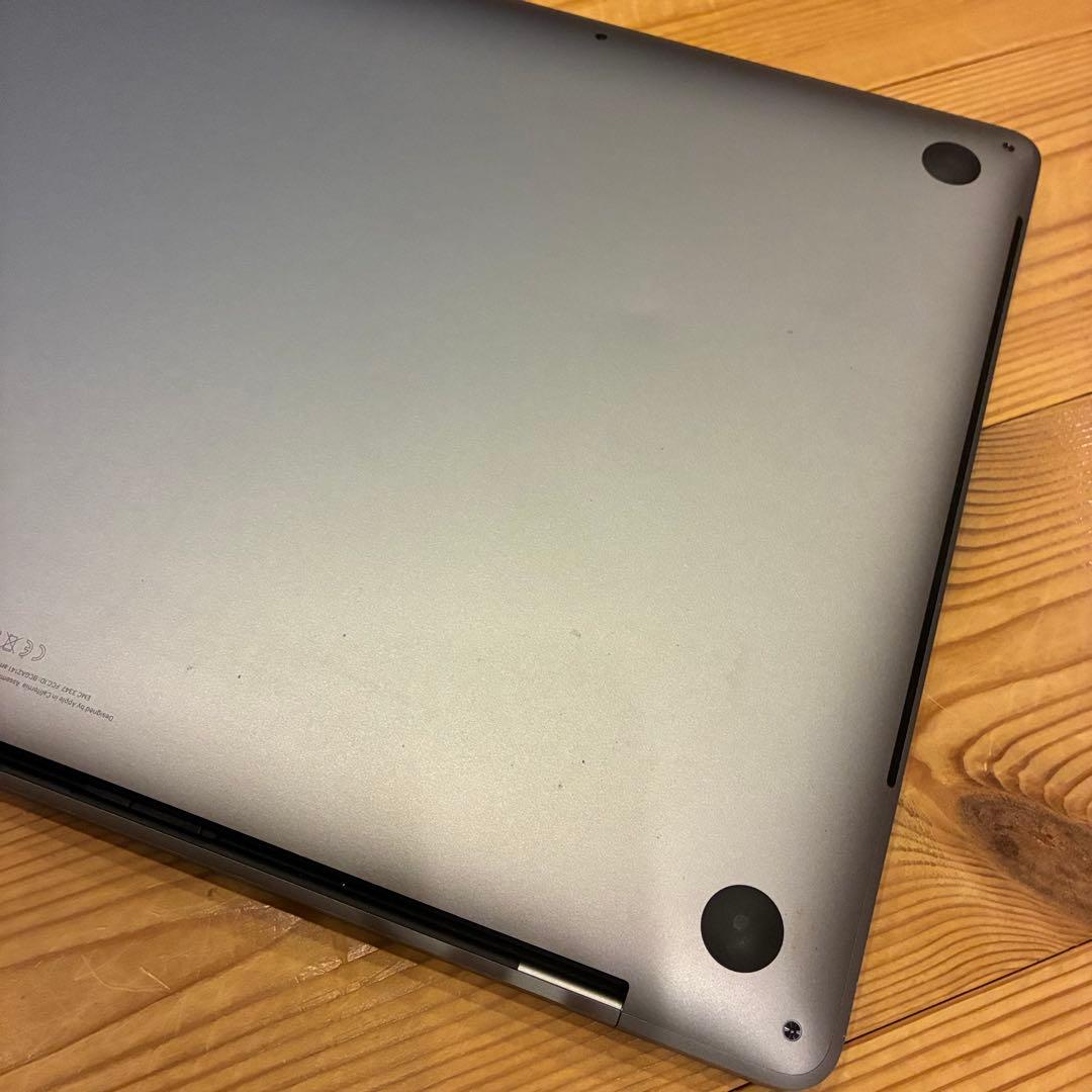 Apple MacBook Pro 2019 ジャンク　画面不具合　16インチ