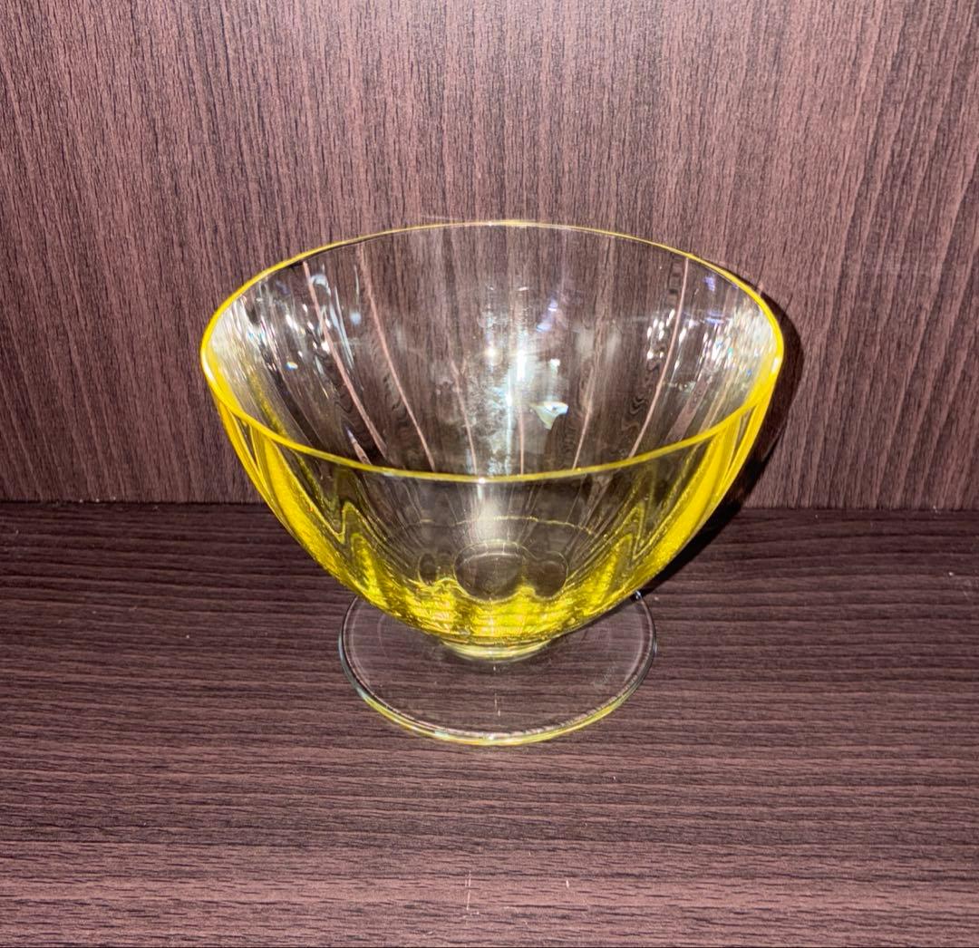 バカラ フロール　シャンパンクープ イエロー装飾