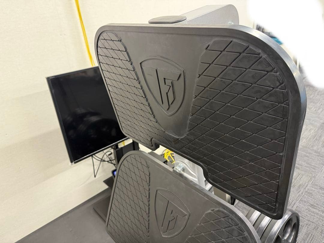 タフスタッフ　ハックスクワット/レッグプレスCLH-300 本体のみウェイトなし