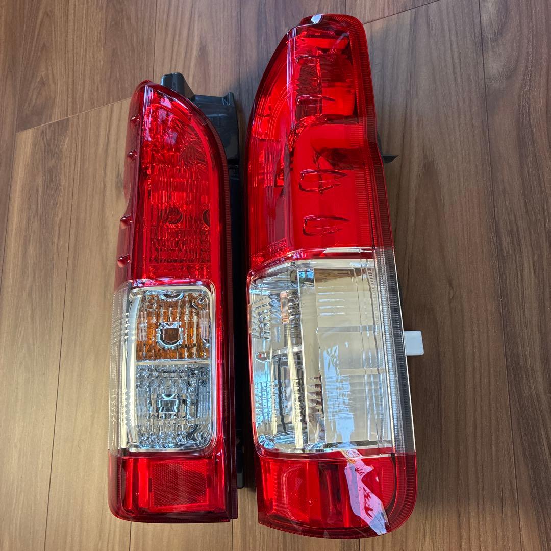 ハイエースワゴンGL ７型 新車取り外しテールランプ