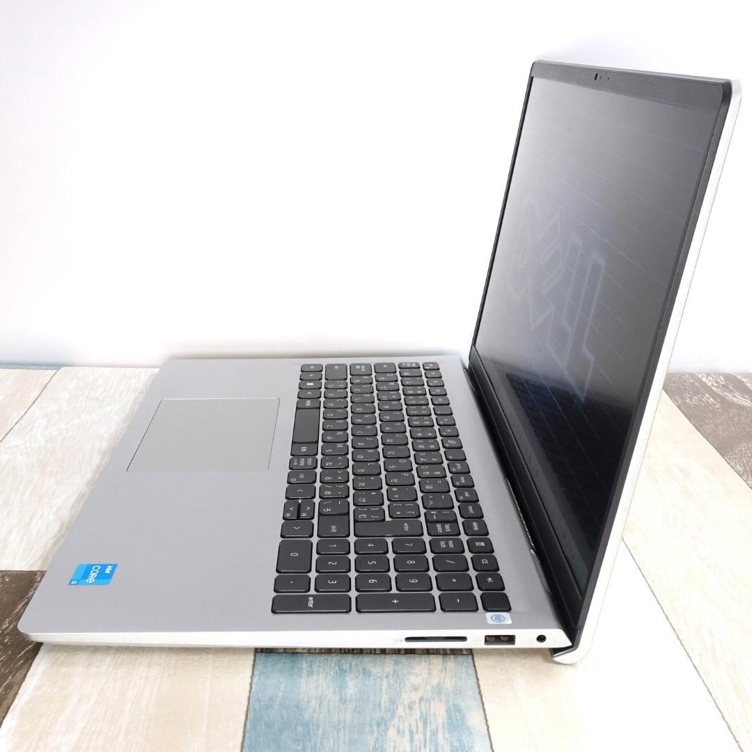 極美品の神速仕様✨１１世代コアｉ３に超高速ＳＳＤ＆大容量メモリ搭載✨フルＨＤ液晶