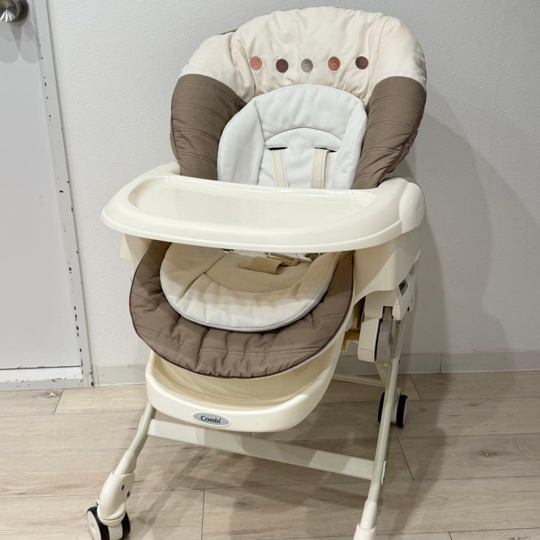 Combi コンビ　ネムリラ　オートスウィング　ハイローチェア　自動　ホワイト