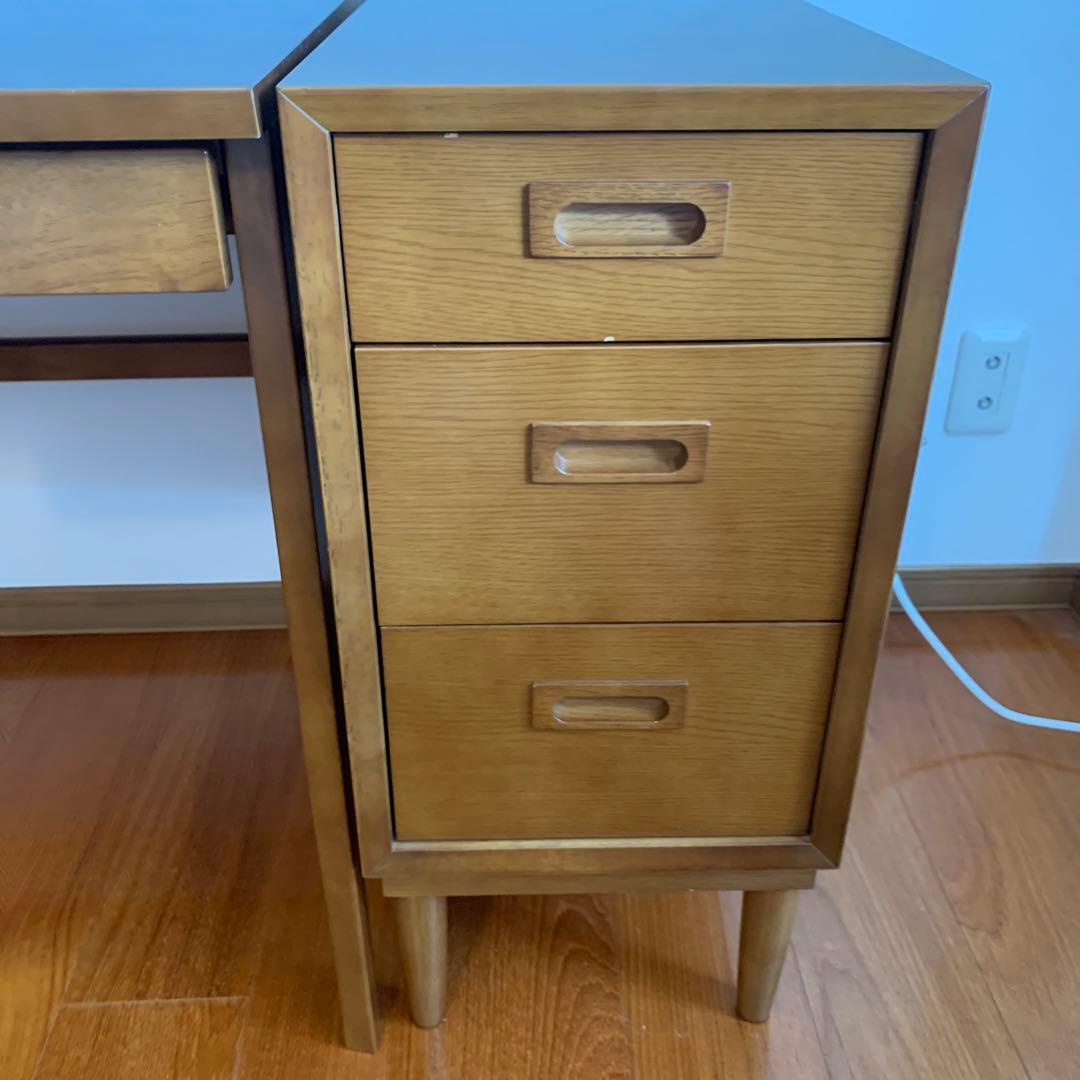 カリモク60 3段引き出し付きチェスト