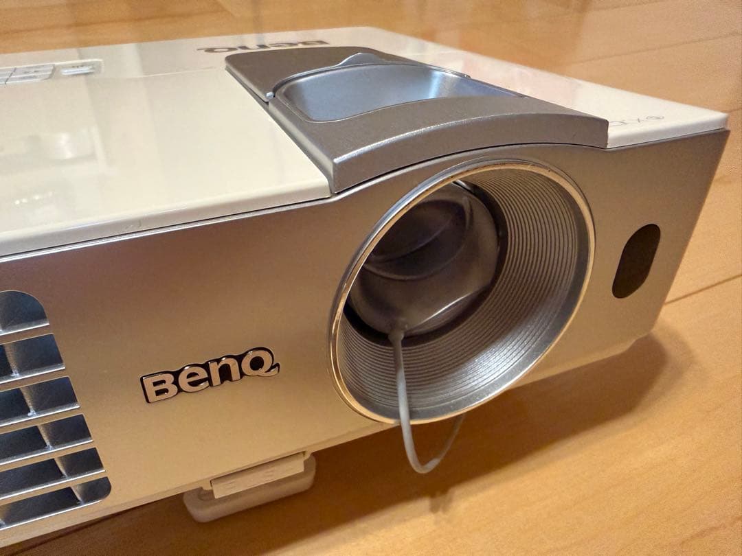 BenQ w1070 DLP3D対応プロジェクター 本体